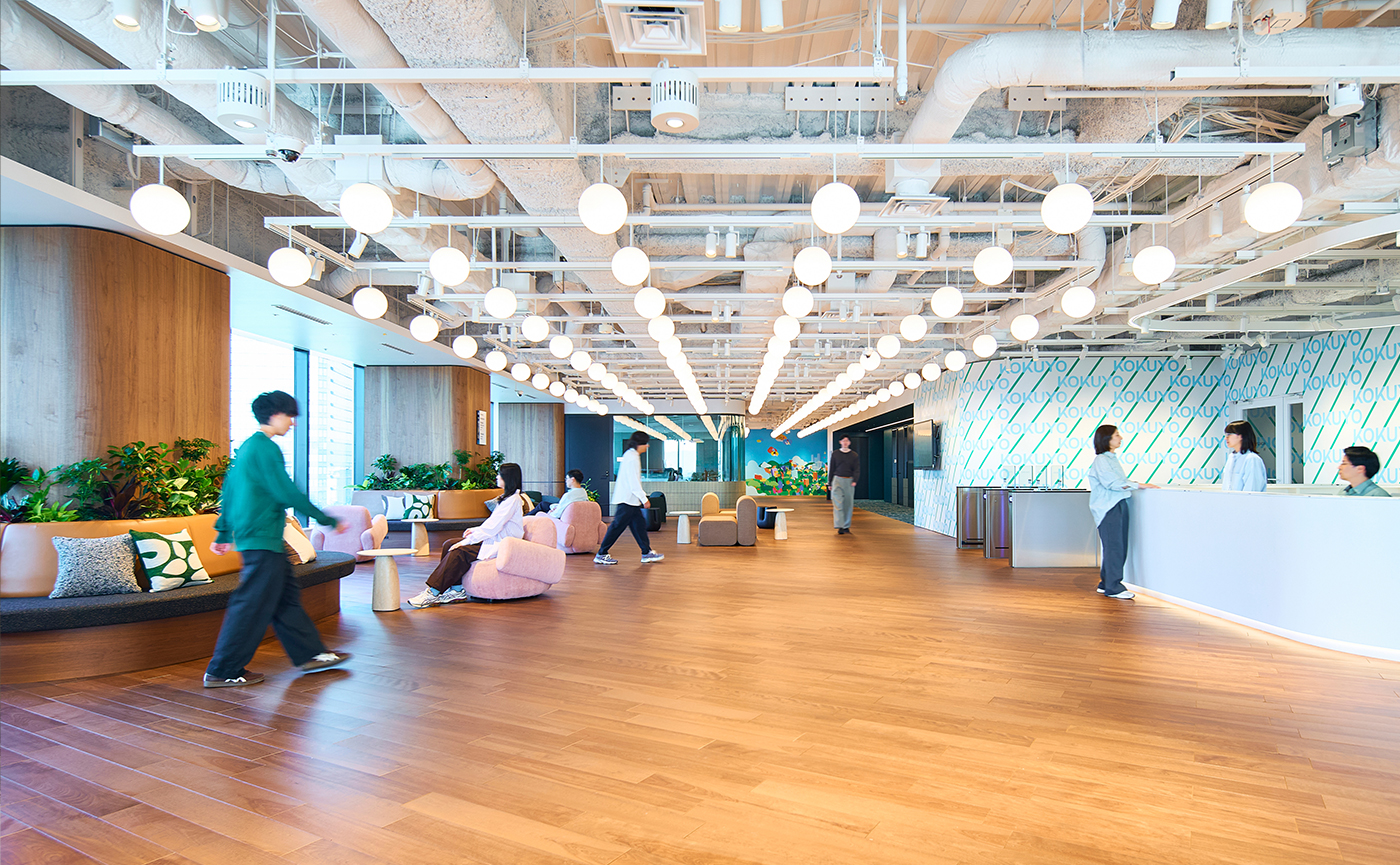 人と企業をつなぐコクヨの新本社「KOKUYO HQ」企業ロゴから着想したピクトグラム開発と空間撮影